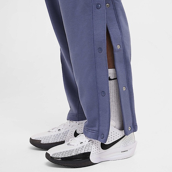 LeBron Standard Issue Therma-FIT Basketball Trousers
